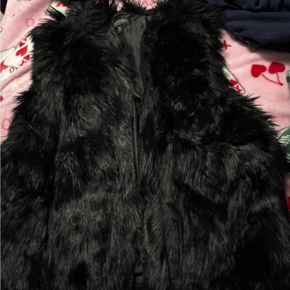 Topshop Elegant Black Fur vest - Picture 4 of 5